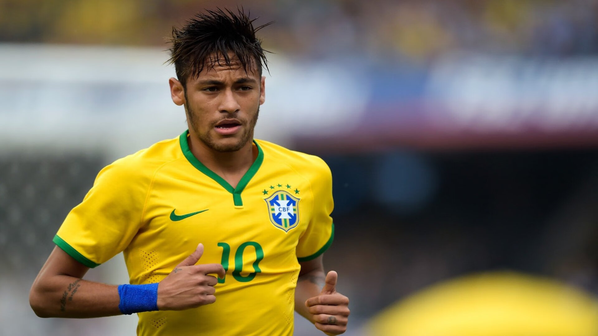 挑战的勇气:球队在关键比赛中展现出坚韧不拔的斗志,挑战的勇气作文